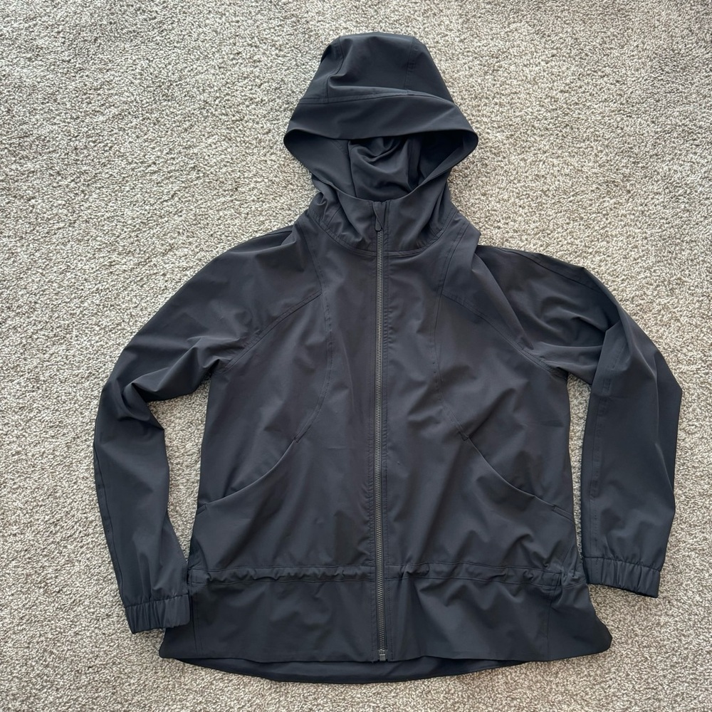 Lululemon Black Packable Rain Coat - Size 8